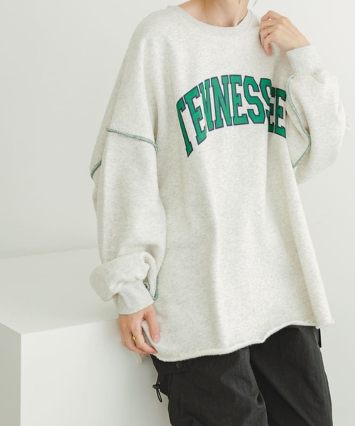ITEMS URBANRESEARCH（アイテムズ アーバンリサーチ）の「裏起毛ロゴスウェット（スウェット・レディース・グレー系その他/グレー/グリーン・FREE）」の2枚目の写真