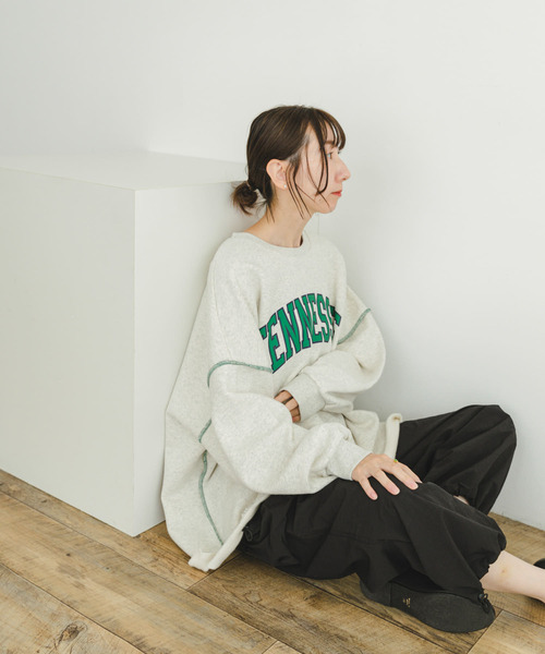ITEMS URBANRESEARCH（アイテムズ アーバンリサーチ）の「裏起毛ロゴスウェット（スウェット・レディース・グレー系その他/グレー/グリーン・FREE）」の15枚目の写真