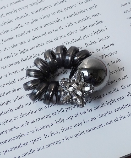 Port（ポート）の「【 Port / ポート 】ワンポイント パール ＆ スター スプリング ヘアゴム（ヘアゴム・レディース・ブラック/シルバー・FREE）」の4枚目の写真