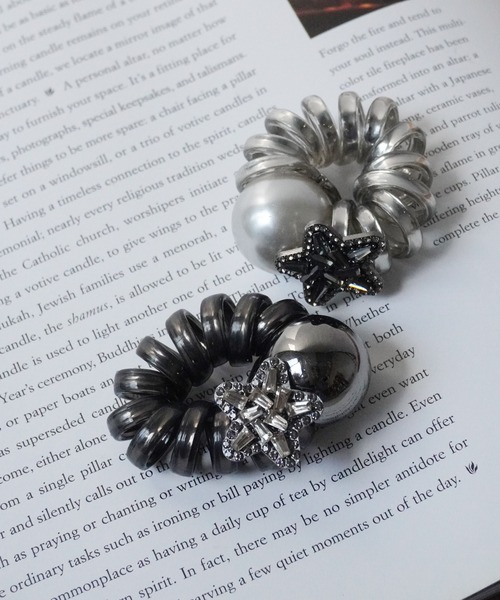 Port（ポート）の「【 Port / ポート 】ワンポイント パール ＆ スター スプリング ヘアゴム（ヘアゴム・レディース・ブラック/シルバー・FREE）」の5枚目の写真