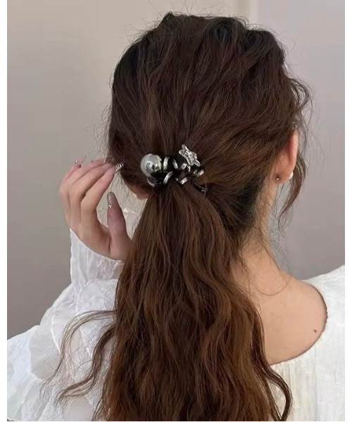 Port（ポート）の「【 Port / ポート 】ワンポイント パール ＆ スター スプリング ヘアゴム（ヘアゴム・レディース・ブラック/シルバー・FREE）」の8枚目の写真