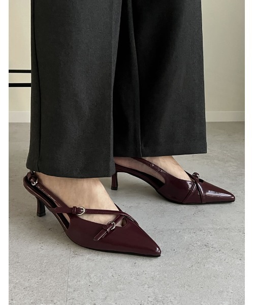 Re:EDIT（リエディ）の「[オケージョン セレモニー][大きいサイズ有]細ベルトポインテッドトゥミュール（パンプス・レディース・ホワイト/ブラック/レッド系その他・SMALL/MEDIUM/LARGE/X-LARGE）」の3枚目の写真