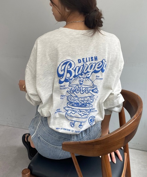 Remind me and forever（リマインドミーアンドフォーエバー）の「【WEB限定】バーガー発泡プリントロンＴ（Tシャツ/カットソー・レディース・オフホワイト/ライトベージュ/スミクロ/ネイビー/オートミール・FREE）」の3枚目の写真