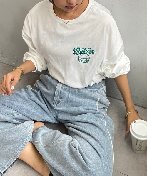 Remind me and forever（リマインドミーアンドフォーエバー）の「【WEB限定】バーガー発泡プリントロンＴ（Tシャツ/カットソー・レディース・オフホワイト/ライトベージュ/スミクロ/ネイビー/オートミール・FREE）」の2枚目の写真