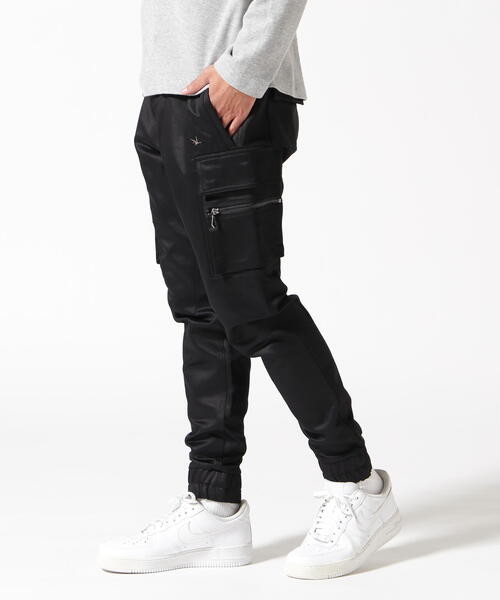 1piu1uguale3 RELAX(ウノピュウノウグァーレトレリラックス)の「1PIU1UGUALE3 RELAX/ウノピゥウノウグァーレトレ リラックス/スリムカーゴパンツ(カーゴパンツ・メンズ・ブラック・L/M/XL)」の2枚目の写真