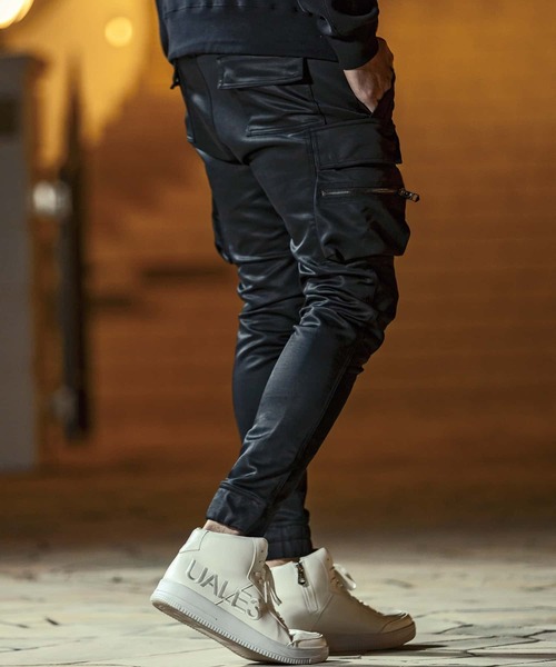 1piu1uguale3 RELAX(ウノピュウノウグァーレトレリラックス)の「1PIU1UGUALE3 RELAX/ウノピゥウノウグァーレトレ リラックス/スリムカーゴパンツ(カーゴパンツ・メンズ・ブラック・L/M/XL)」の4枚目の写真