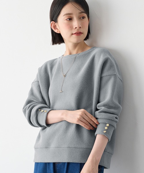 Viola e Viola(ヴィオラエヴィオラ)の「ブークレ裏起毛 袖ボタンゆるプルオーバー(Tシャツ/カットソー・レディース・ライトグリーン/ベージュ/グレー/グレイッシュブルー/ブラック・M/L/3L/LL)」の9枚目の写真