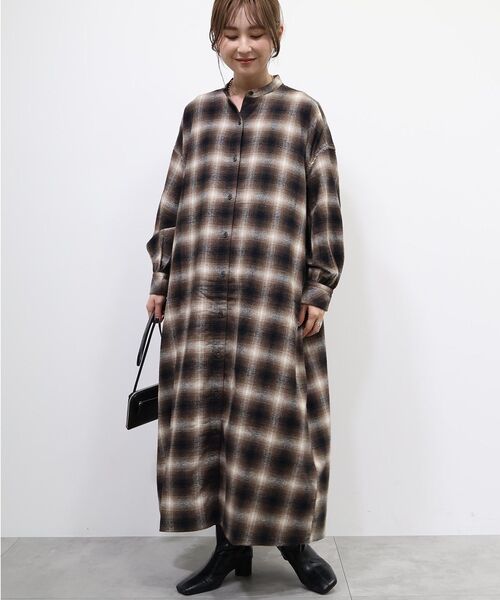 AMERICAN HOLIC(アメリカンホリック)の「バンドカラーチェックシャツワンピース(ワンピース・レディース・ブラック系その他3/グレー系その他3・L/M)」の4枚目の写真