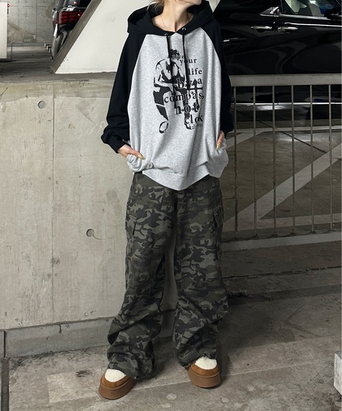 sedacle(セダクル)の「ラグラン配色ロゴパーカー(パーカー・メンズ・ブラウン/レッド/ブラック・SMALL/LARGE/MEDIUM)」の6枚目の写真