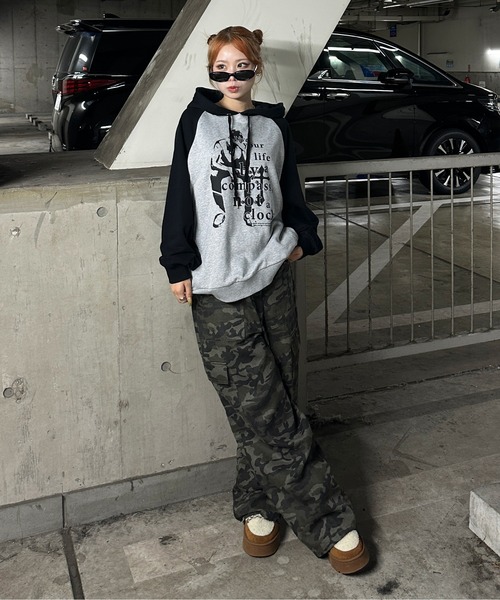 sedacle(セダクル)の「ラグラン配色ロゴパーカー(パーカー・メンズ・ブラウン/レッド/ブラック・SMALL/LARGE/MEDIUM)」の8枚目の写真