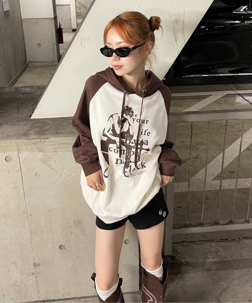 sedacle(セダクル)の「ラグラン配色ロゴパーカー(パーカー・メンズ・ブラウン/レッド/ブラック・SMALL/LARGE/MEDIUM)」の12枚目の写真
