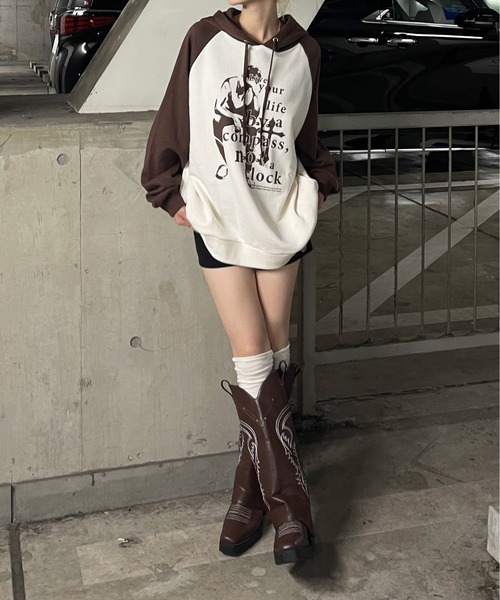 sedacle(セダクル)の「ラグラン配色ロゴパーカー(パーカー・メンズ・ブラウン/レッド/ブラック・SMALL/LARGE/MEDIUM)」の15枚目の写真