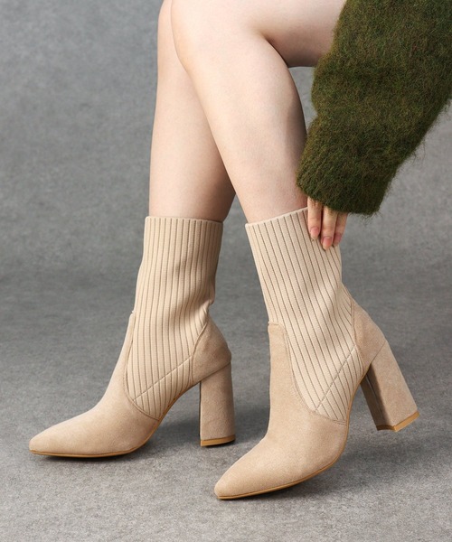 LibertyDoll(リバティードール)の「LIBERTYDOLL リブニットソックスポインテッドブーツ(9138)(ブーツ・レディース・ブラック/ベージュ・S/M/L/LL)」の1枚目の写真