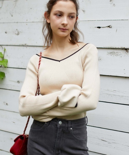 archives（アルシーヴ）の「配色ハートネックリブニット（ニット/セーター・レディース・ブルー/アイボリー/ブラック/ワイン・MEDIUM）」の6枚目の写真