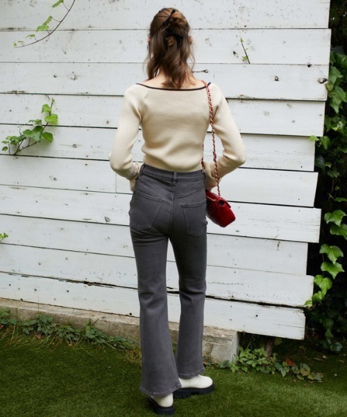 archives（アルシーヴ）の「配色ハートネックリブニット（ニット/セーター・レディース・ブルー/アイボリー/ブラック/ワイン・MEDIUM）」の12枚目の写真