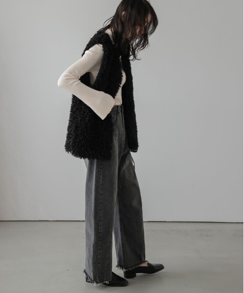 AMELY(エミリー)の「ハーフジップ リブニットトップス(ニット/セーター・レディース・グレー/アイボリー/ブラック/ボルドー/グレイッシュベージュ・フリー)」の12枚目の写真