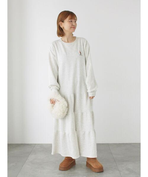Lugnoncure(ルノンキュール)の「ワンポイント刺繍ティアードワンピース(ワンピース・レディース・オフホワイト/チャコールグレー/グリーン・F)」の8枚目の写真