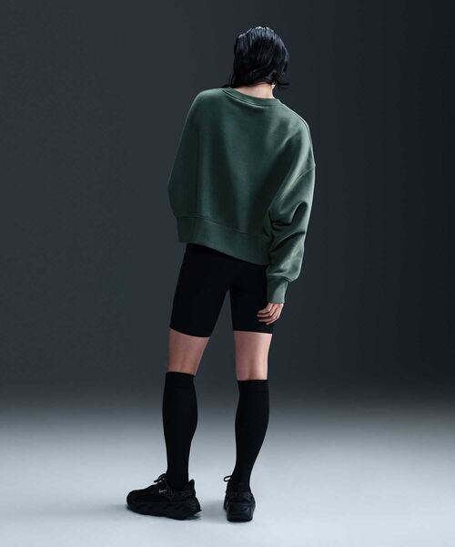 NIKE（ナイキ）の「《セットアップ対応商品》ナイキ スポーツウェア フェニックス フリース ウィメンズ オーバーオーバーサイズド クルーネック スウェットシャツ / Nike Sportswear Phoenix Fleece Women's Over-Oversized Crewneck Sweatshirt DQ5762-338 Vintage Green（スウェット・レディース・グリーン系その他・S/M/L/2XL/XL/XS）」の5枚目の写真