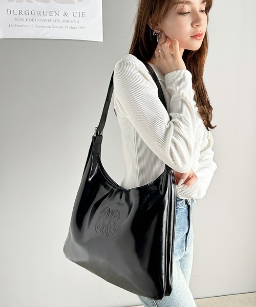 mily bilet（ミウィビレット）の「【mily bilet】機能性抜群！ロゴ型押しエナメルフェイクレザートートバッグ(大容量)（トートバッグ・レディース・ブラック/ベージュ・ONE SIZE）」の10枚目の写真