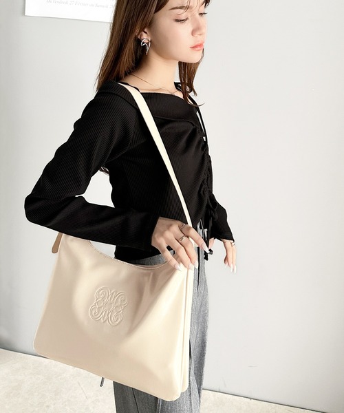 mily bilet（ミウィビレット）の「【mily bilet】機能性抜群！ロゴ型押しエナメルフェイクレザートートバッグ(大容量)（トートバッグ・レディース・ブラック/ベージュ・ONE SIZE）」の15枚目の写真