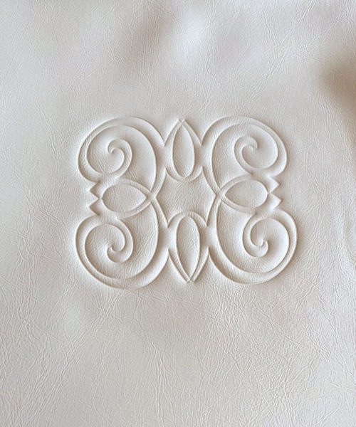 mily bilet（ミウィビレット）の「【mily bilet】機能性抜群！ロゴ型押しエナメルフェイクレザートートバッグ(大容量)（トートバッグ・レディース・ブラック/ベージュ・ONE SIZE）」の16枚目の写真