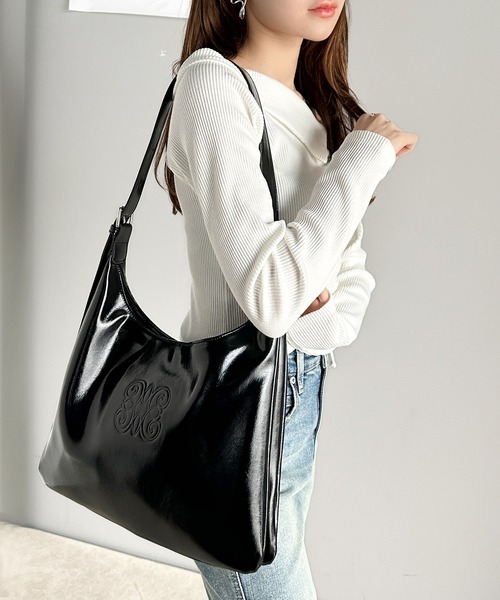 mily bilet（ミウィビレット）の「【mily bilet】機能性抜群！ロゴ型押しエナメルフェイクレザートートバッグ(大容量)（トートバッグ・レディース・ブラック/ベージュ・ONE SIZE）」の8枚目の写真