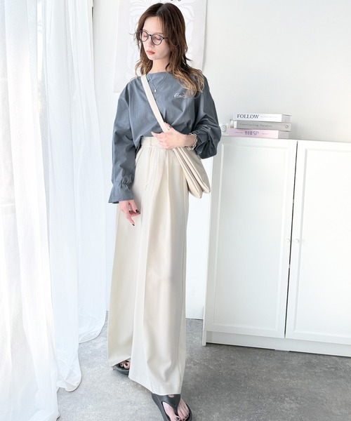 mily bilet（ミウィビレット）の「【mily bilet】機能性抜群！ロゴ型押しエナメルフェイクレザートートバッグ(大容量)（トートバッグ・レディース・ブラック/ベージュ・ONE SIZE）」の6枚目の写真