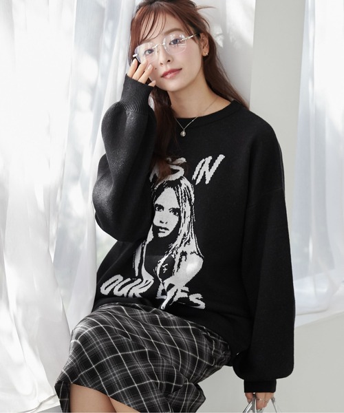 WEGO（ウィゴー）の「WEGO/グラフィックBIGニットプルオーバー（ニット/セーター・レディース・オフホワイト/ホワイト/ホワイト系その他/レッド/ネイビー/ブラック/その他1/その他2/その他3/その他4/その他6/その他10/その他8/その他5/スミクロ/その他9/その他7・FREE）」の5枚目の写真