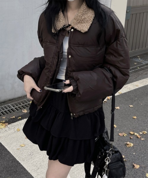 by muni:r（バイ ムニール）の「フリースバックルダウンジャケット/2024 AW COLLECTION（ダウンジャケット/コート・レディース・アイボリー/ブラック/ブラウン・FREE）」の3枚目の写真