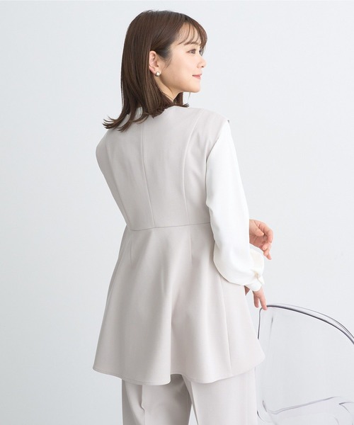 earth music&ecology(アースミュージックアンドエコロジー)の「ペプラムジップジレ(その他アウター・レディース・ブラック/ベージュ/ネイビー・FREE)」の12枚目の写真