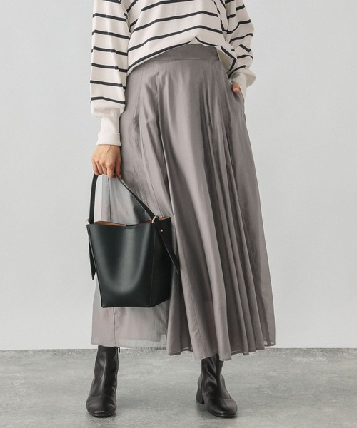 GLOBAL WORK(グローバルワーク)の「シアータックフレアスカート/253432(スカート・レディース・ライトグレー/オフホワイト/ブラック・REGULAR/SHORT)」の8枚目の写真