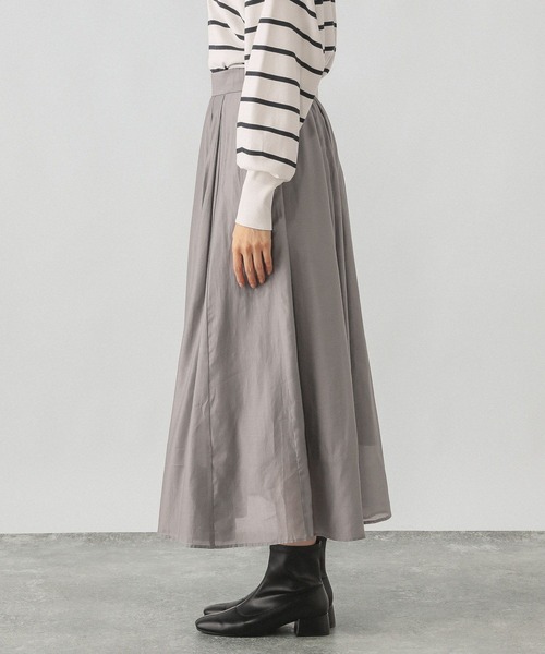 GLOBAL WORK(グローバルワーク)の「シアータックフレアスカート/253432(スカート・レディース・ライトグレー/オフホワイト/ブラック・REGULAR/SHORT)」の11枚目の写真