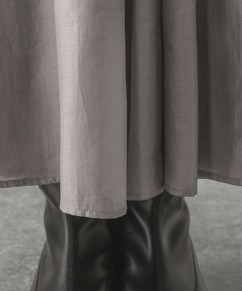 GLOBAL WORK(グローバルワーク)の「シアータックフレアスカート/253432(スカート・レディース・ライトグレー/オフホワイト/ブラック・REGULAR/SHORT)」の16枚目の写真