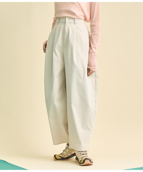 Settimissimo（セッティミッシモ）の「サイドタック コクーン ツイル パンツ（その他パンツ・レディース・ブラック/アイボリー・FREE）」の2枚目の写真