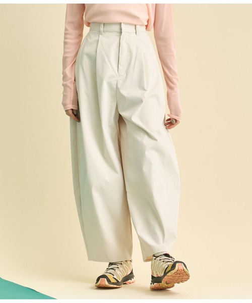 Settimissimo（セッティミッシモ）の「サイドタック コクーン ツイル パンツ（その他パンツ・レディース・ブラック/アイボリー・FREE）」の8枚目の写真