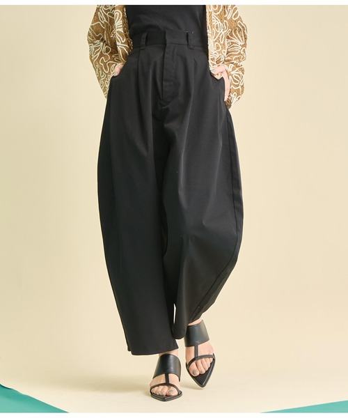 Settimissimo（セッティミッシモ）の「サイドタック コクーン ツイル パンツ（その他パンツ・レディース・ブラック/アイボリー・FREE）」の16枚目の写真