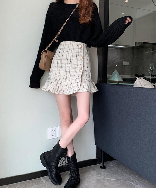 Lace Ladies(レースレディース)の「裾フリル パール ボタン ハイウエスト タイト スカート(スカート・レディース・ブラック/アイボリー・M/L/XL)」の10枚目の写真