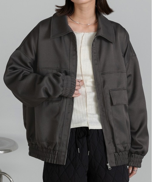 ad thie(アドティエ)の「ビッグポケット ツイルジップ ブルゾン(カバーオール・レディース・チャコール/ベージュ/アイボリー/カーキ・FREE)」の2枚目の写真
