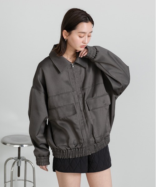 ad thie(アドティエ)の「ビッグポケット ツイルジップ ブルゾン(カバーオール・レディース・チャコール/ベージュ/アイボリー/カーキ・FREE)」の9枚目の写真