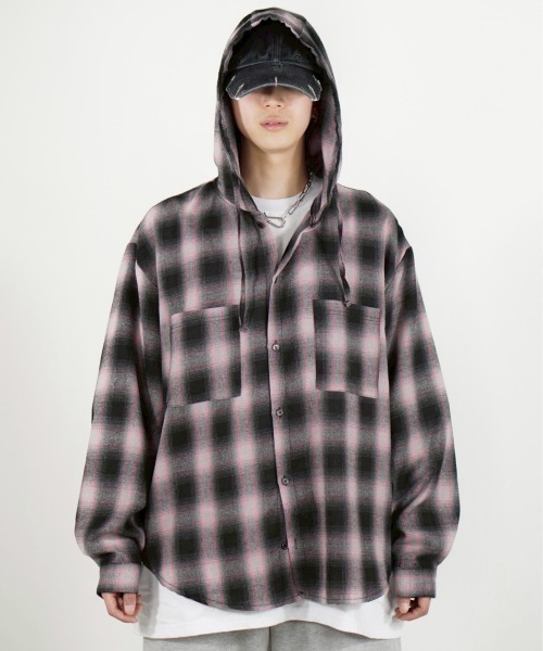 Chikashitsu +(チカシツプラス)の「【Chikashitsu +】tartan check hooded shirt / 【チカシツプラス】タータンチェックフード付き長袖シャツ(シャツ/ブラウス・メンズ・ブラック×ブルー/ブラック×ピンク/ブラック×グレー・ONE SIZE)」の3枚目の写真