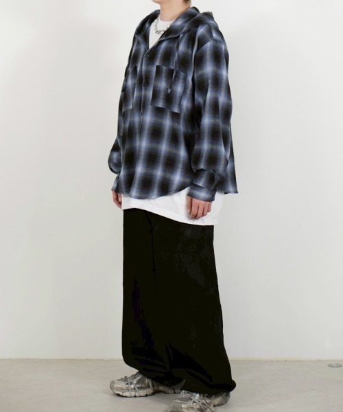 Chikashitsu +(チカシツプラス)の「【Chikashitsu +】tartan check hooded shirt / 【チカシツプラス】タータンチェックフード付き長袖シャツ(シャツ/ブラウス・メンズ・ブラック×ブルー/ブラック×ピンク/ブラック×グレー・ONE SIZE)」の8枚目の写真