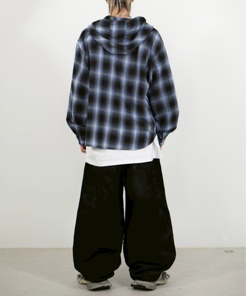 Chikashitsu +(チカシツプラス)の「【Chikashitsu +】tartan check hooded shirt / 【チカシツプラス】タータンチェックフード付き長袖シャツ(シャツ/ブラウス・メンズ・ブラック×ブルー/ブラック×ピンク/ブラック×グレー・ONE SIZE)」の10枚目の写真