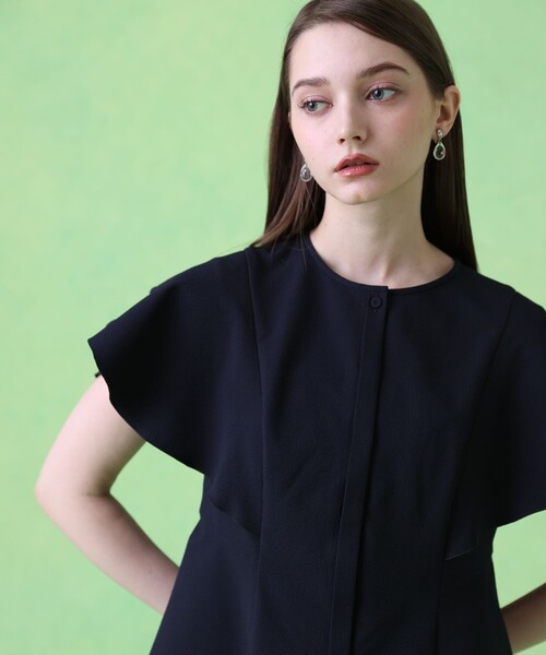 ANAYI（アナイ）の「【セットアップ対応商品】サッカーストレッチペタルスリーブ ブラウス（シャツ/ブラウス・レディース・ネイビー/ベージュ系その他/コーラル/トップグレー・38/36）」の14枚目の写真