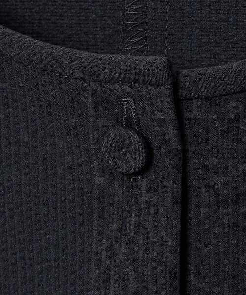 ANAYI（アナイ）の「【セットアップ対応商品】サッカーストレッチペタルスリーブ ブラウス（シャツ/ブラウス・レディース・ネイビー/ベージュ系その他/コーラル/トップグレー・38/36）」の6枚目の写真