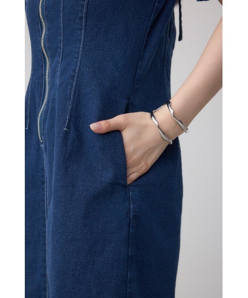 AZUL by moussy（アズールバイマウジー）の「フロントジップ半袖デニムワンピース（ワンピース・レディース・ブルー/ワンウォッシュ・SMALL/MEDIUM）」の12枚目の写真