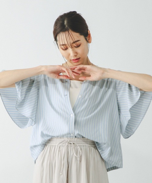 ワンダフルワールド❤️人気のリバイバルブラウス くろ❤️シワあります ワンダフルワールド❤️人気のリバイバルブラウス くろ❤️シワ