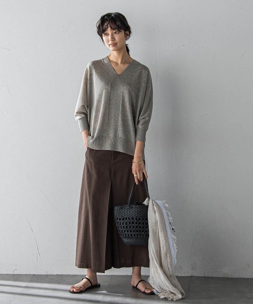 MAYSON GREY(メイソングレイ)の「LEVITAシアーVネックドルマンニットプルオーバー≪手洗い可能≫(ニット/セーター・レディース・ベージュ/グリーン/オフホワイト/ブラウン/ホワイト・M)」の14枚目の写真