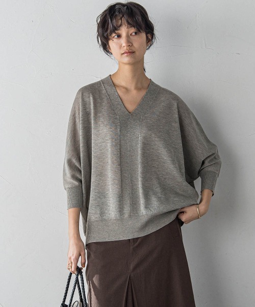 MAYSON GREY(メイソングレイ)の「LEVITAシアーVネックドルマンニットプルオーバー≪手洗い可能≫(ニット/セーター・レディース・ベージュ/グリーン/オフホワイト/ブラウン/ホワイト・M)」の13枚目の写真