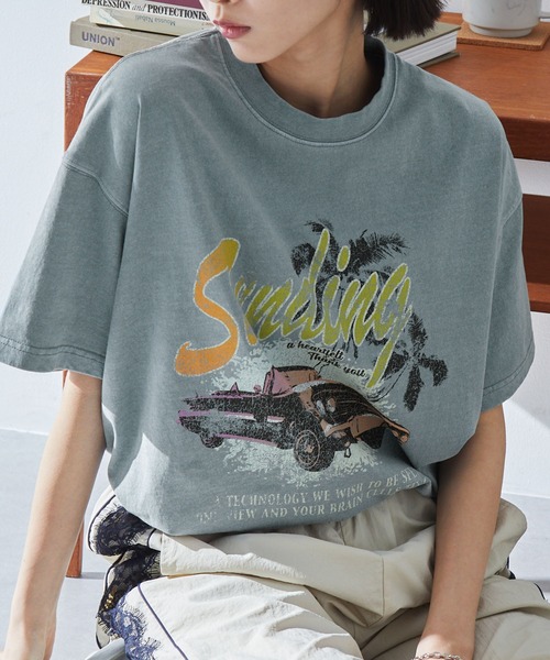 MONO-MART(モノマート)の「ヴィンテージ加工ツアーグラフィックデザイン オーバーサイズ半袖Tシャツ(Tシャツ/カットソー・レディース・ブラック/ホワイト系/ホワイト系1/オフホワイト/ブルー/ピンク系/ブラック系1/ブラック系・FREE)」の7枚目の写真