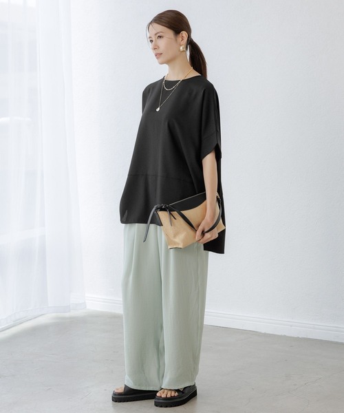 Elura（エルーラ）の「サラサラリラクシーTブラウス/321530（シャツ/ブラウス・レディース・ダークブラウン/オフホワイト/ネイビー/ブラック/ホワイト/グリーン/ブラウン・MEDIUM/LARGE）」の21枚目の写真